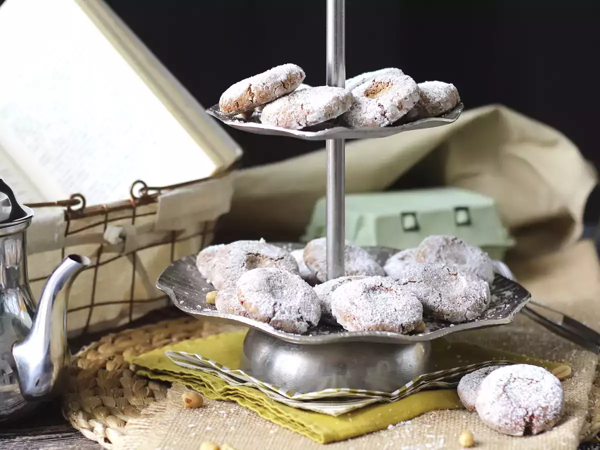 Бисквити Ghriba с бадеми и кокос - мароканска класика за печене