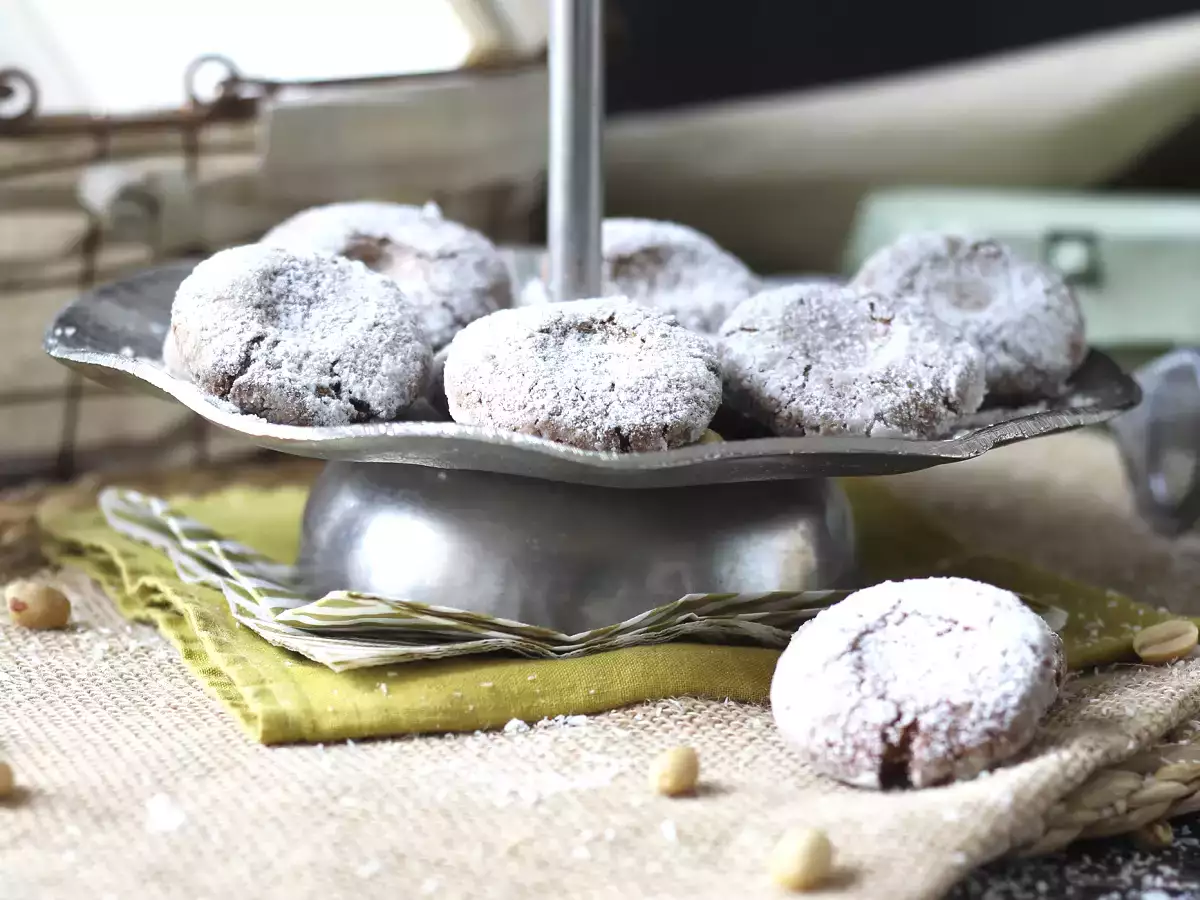 Бисквити Ghriba с бадеми и кокос - мароканска класика за печене - снимка 2