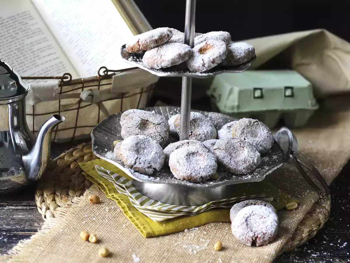 Бисквити Ghriba с бадеми и кокос - мароканска класика за печене - снимка 5