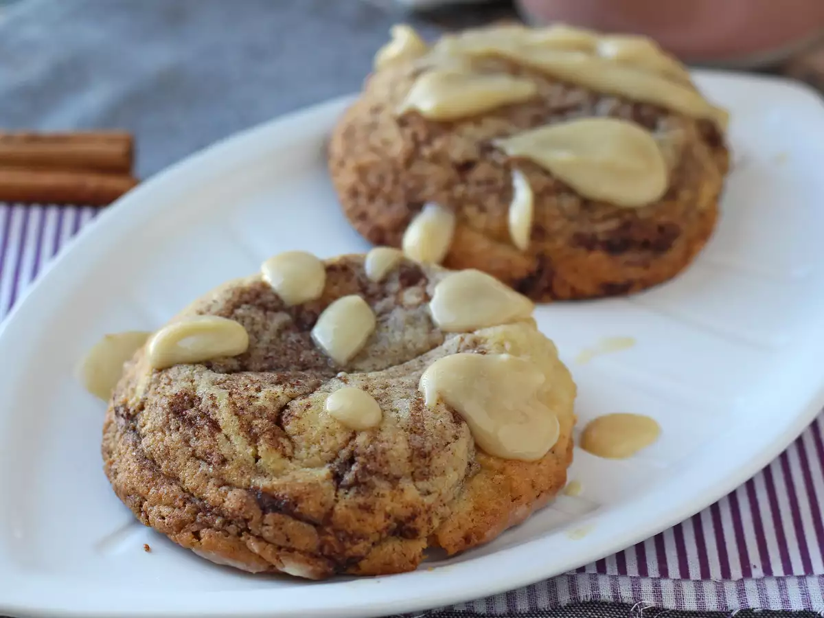 Бисквитки с вкус на канелени рулца – меки отвътре и хрупкави отвън - снимка 2