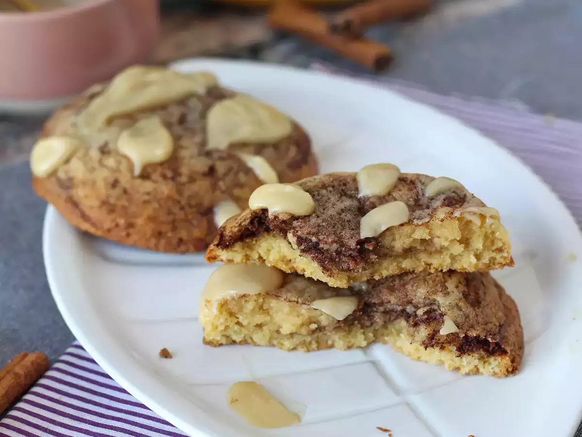 Бисквитки с вкус на канелени рулца – меки отвътре и хрупкави отвън - снимка 4