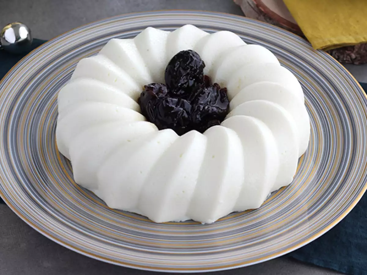 Blanc manger кули с кокос и сини сливи - снимка 2