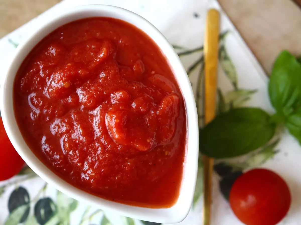 Богат на вкус суров доматен сос за пица или пинса - снимка 5