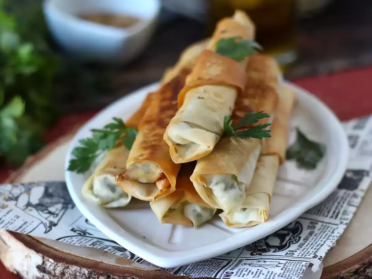Börek със сирене фета и магданоз - снимка 3