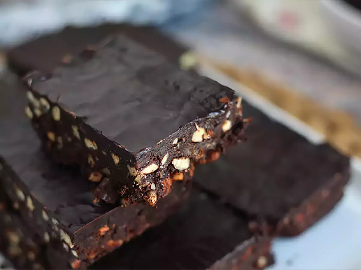 Brawnie - Брауни със сурови фурми - снимка 2