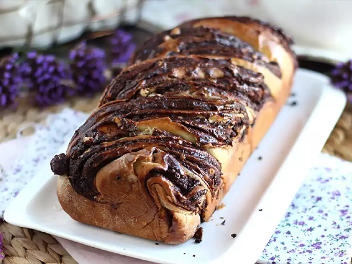 Бриош с шоколад и лешници Babka