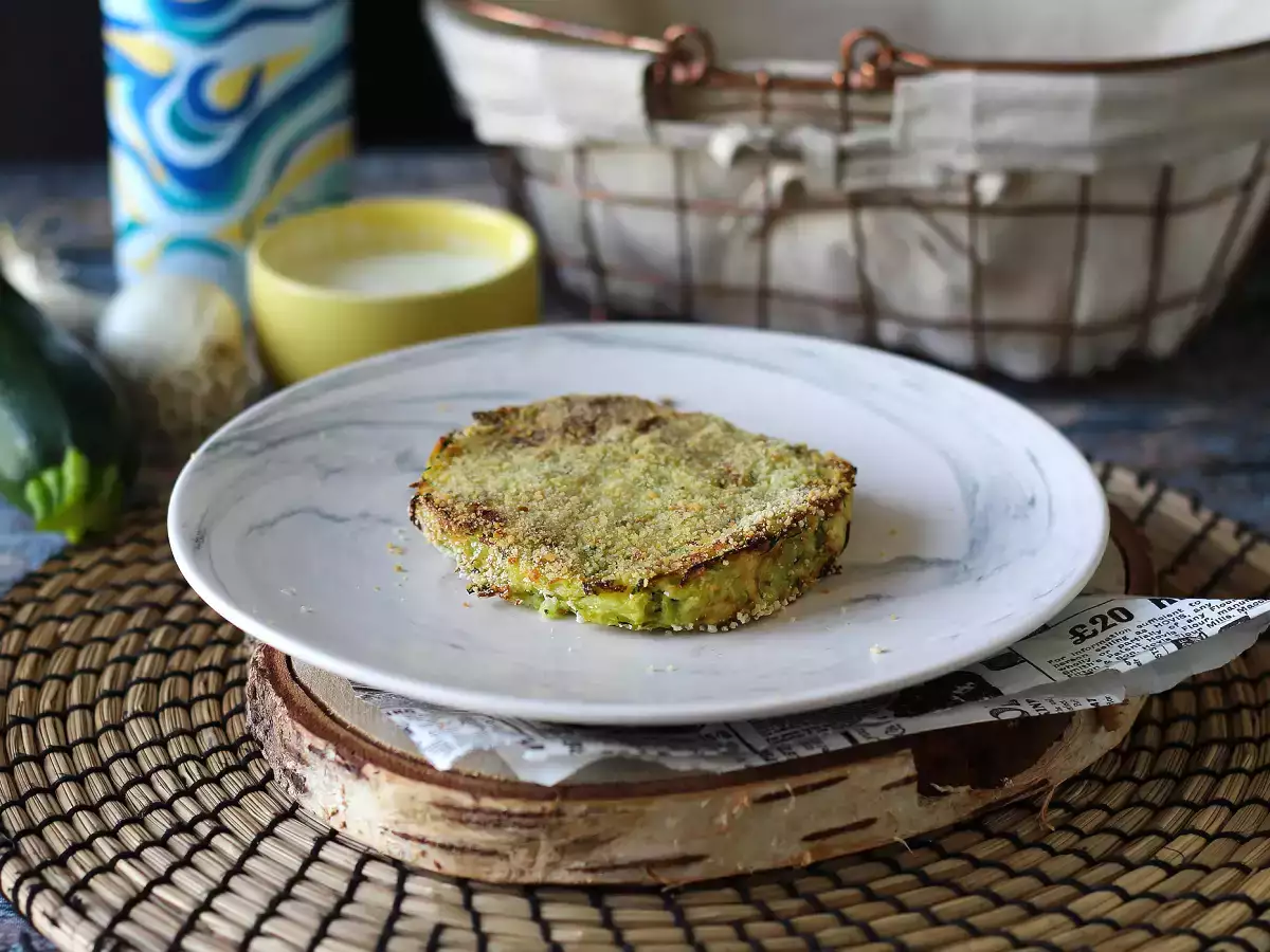 Бургер от тиквички и картофи във фритюрник - снимка 3