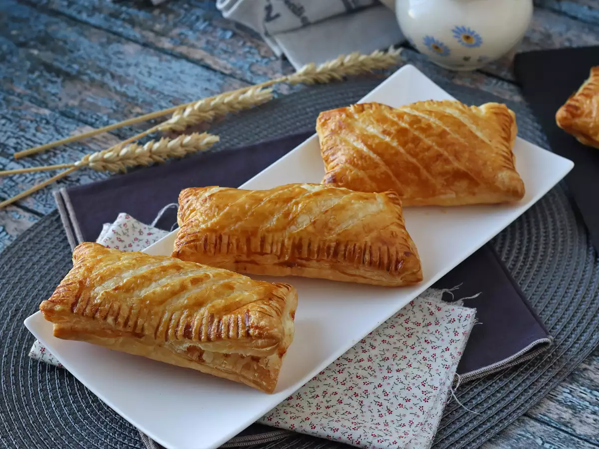 Бутерки със сирене от бутер тесто: изключително лесна и вкусна рецепта - снимка 3