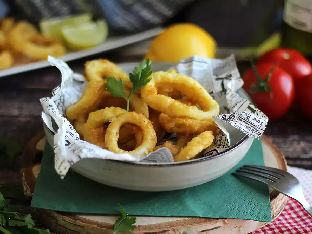 Calamares a la romana - панирани калмари в тесто - снимка 2