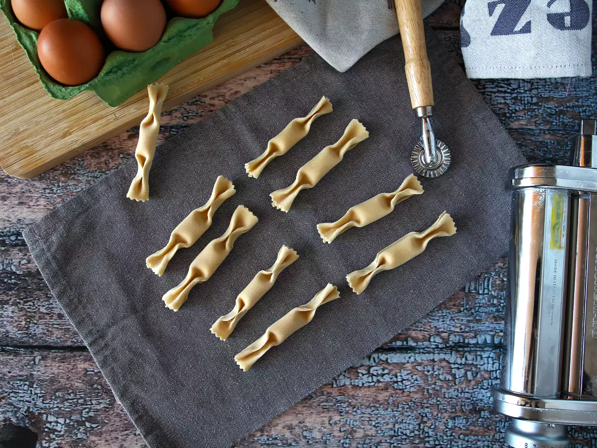 Caramelle – равиоли във формата на бонбони с тиква и рикота - снимка 4