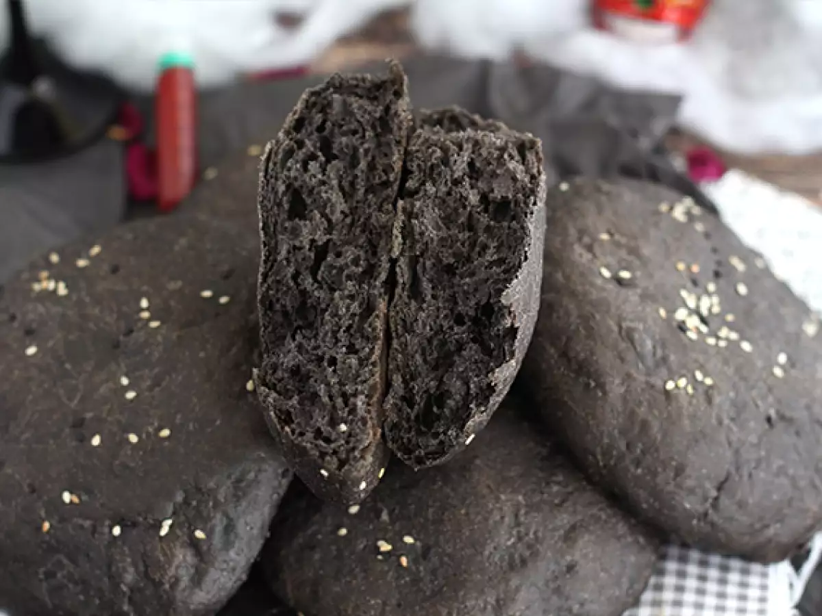 Черни кифлички с мастило от калмари - снимка 2