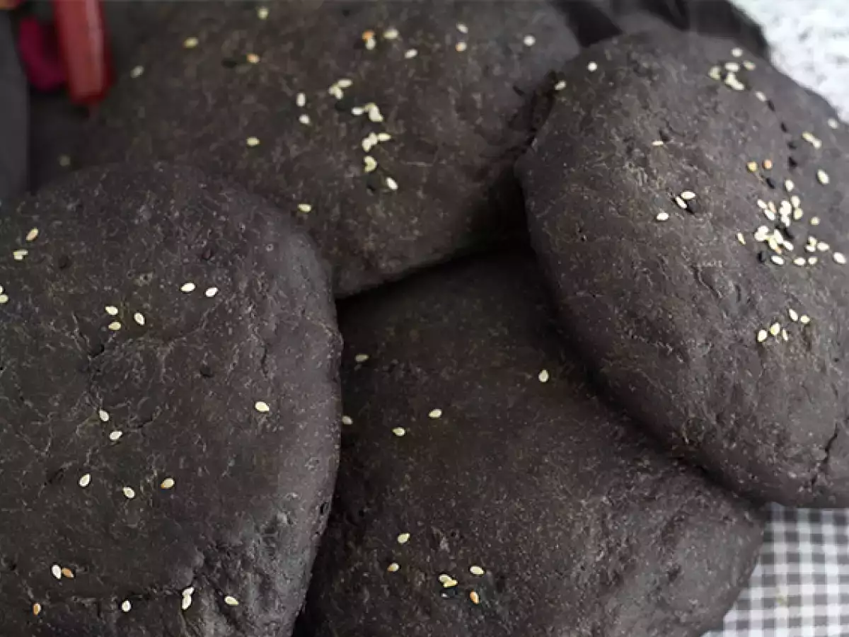 Черни кифлички с мастило от калмари - снимка 3