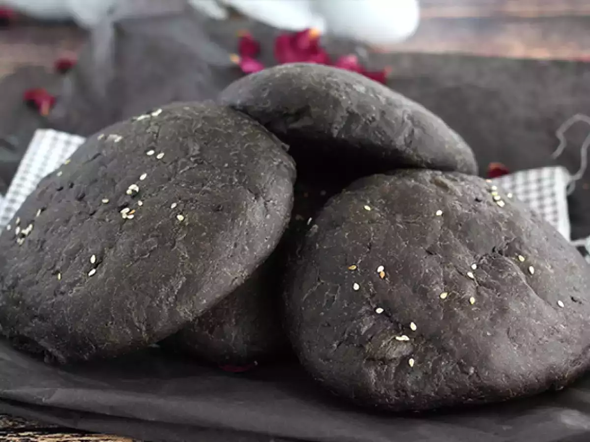 Черни кифлички с мастило от калмари - снимка 4