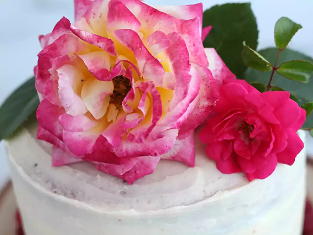 Червена кадифена торта - снимка 2