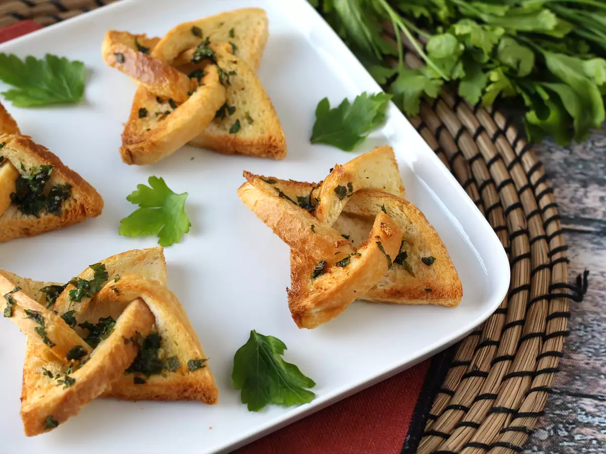 Чеснов хляб тип звезда с хляб за сандвичи - снимка 4