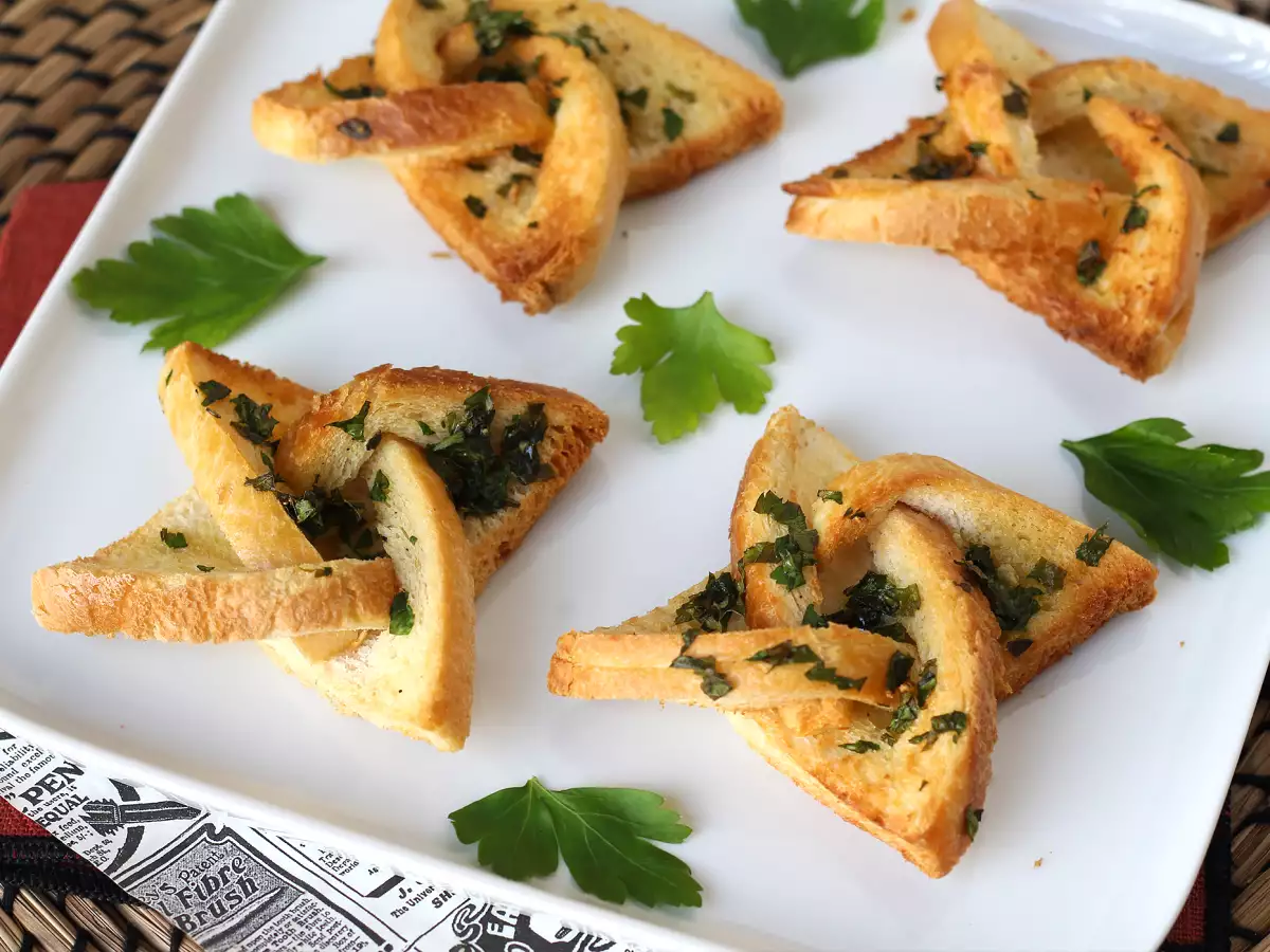 Чеснов хляб тип звезда с хляб за сандвичи - снимка 6