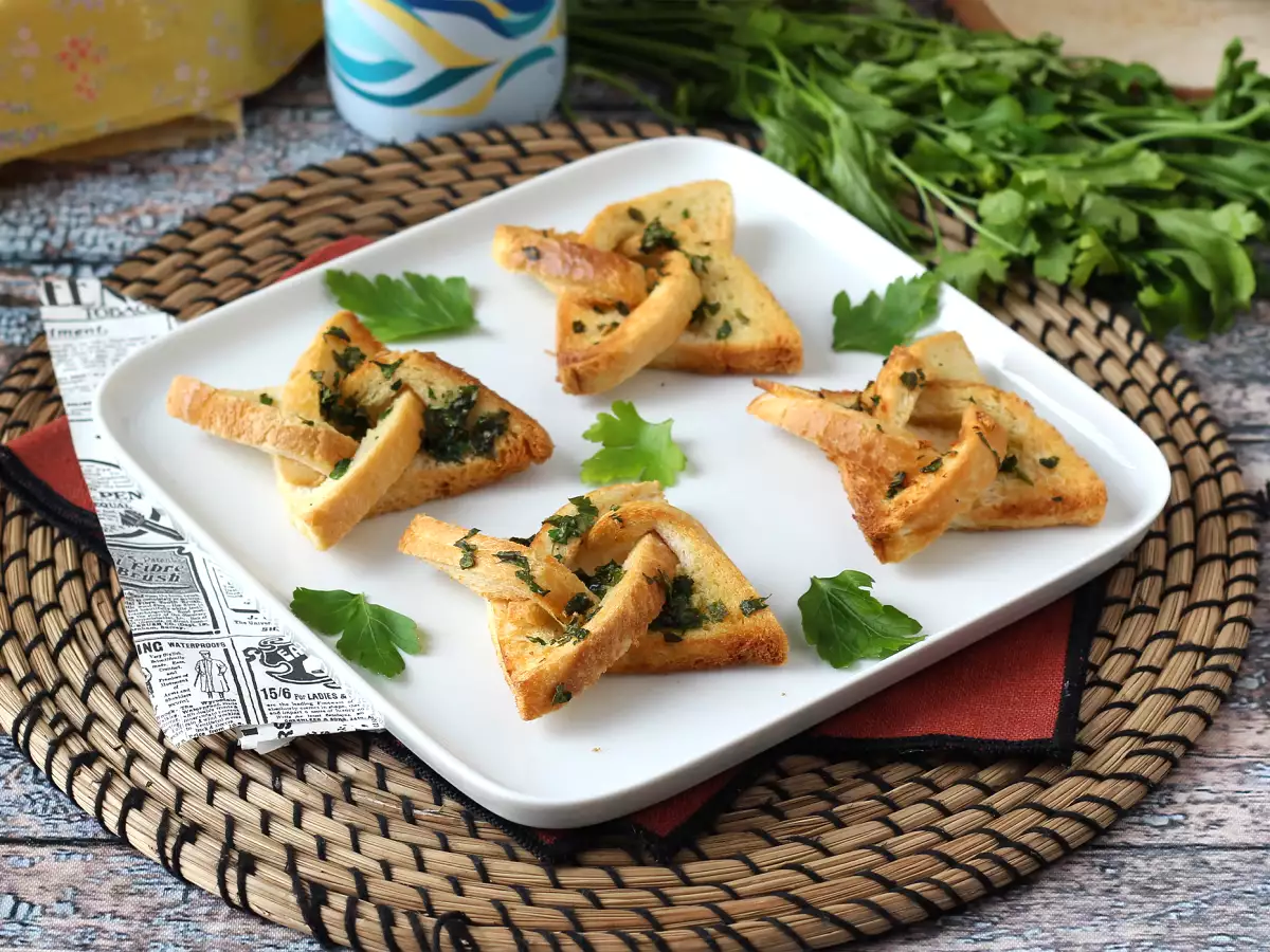 Чеснов хляб тип звезда с хляб за сандвичи - снимка 7