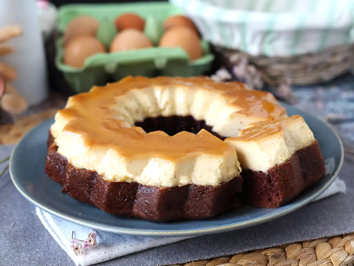 Choco flan, перфектната комбинация от влажна шоколадова торта и ванилов карамелен флан - снимка 7