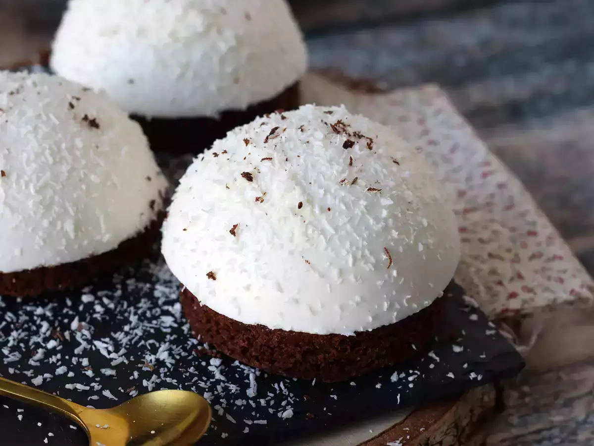 Десерт с шоколад и кокос, който е едновременно топящ се и хрупкав! - снимка 5