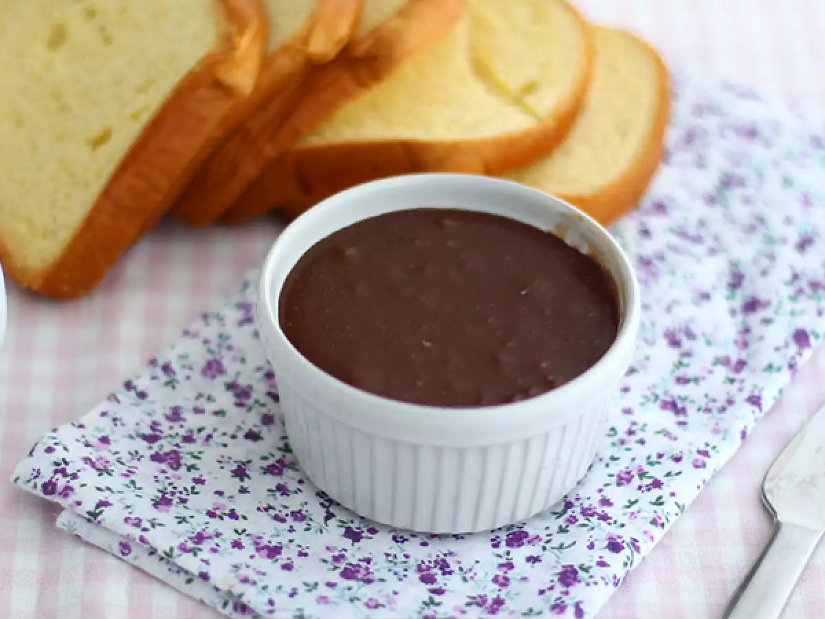 Домашен лешниково-шоколадов крем за мазане (домашна Nutella)