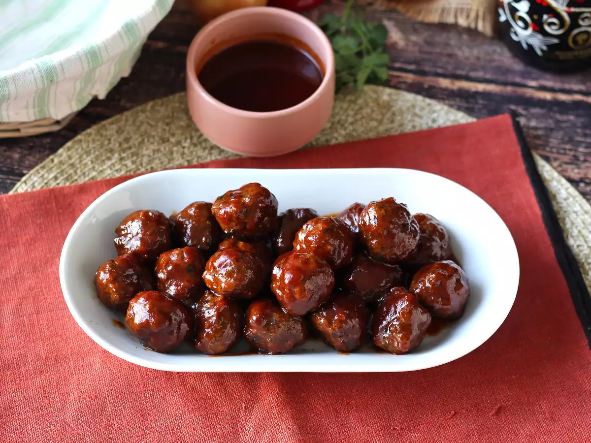 Домашен сладко-кисел сос в стил барбекю: лесна рецепта, готова за нула време - снимка 2