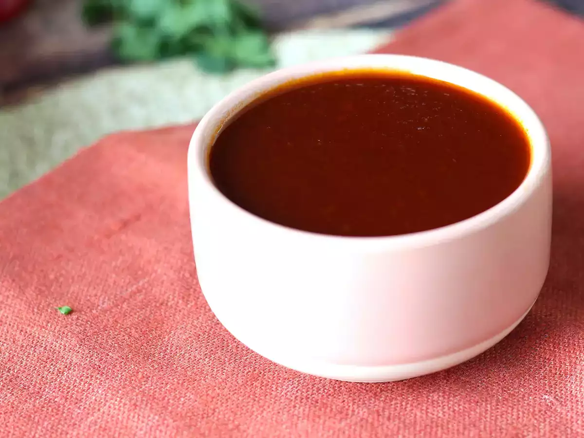 Домашен сладко-кисел сос в стил барбекю: лесна рецепта, готова за нула време - снимка 3