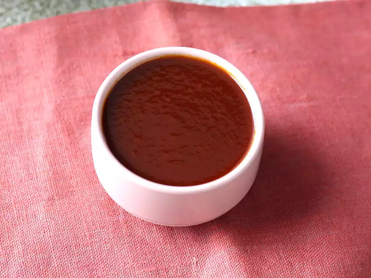 Домашен сладко-кисел сос в стил барбекю: лесна рецепта, готова за нула време - снимка 5