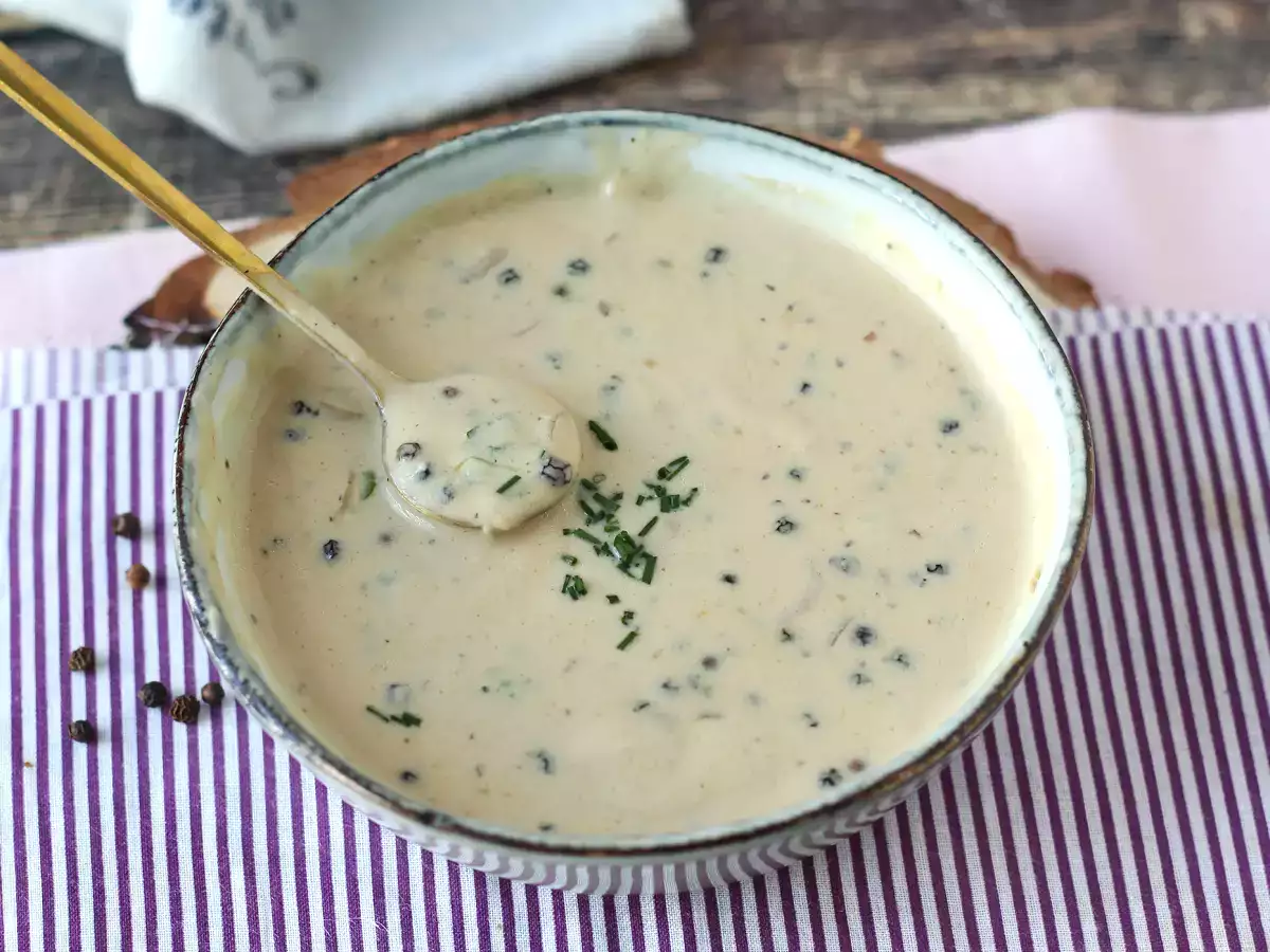 Домашен сос от пипер: кремообразен, ароматен и изключително лесен! - снимка 5