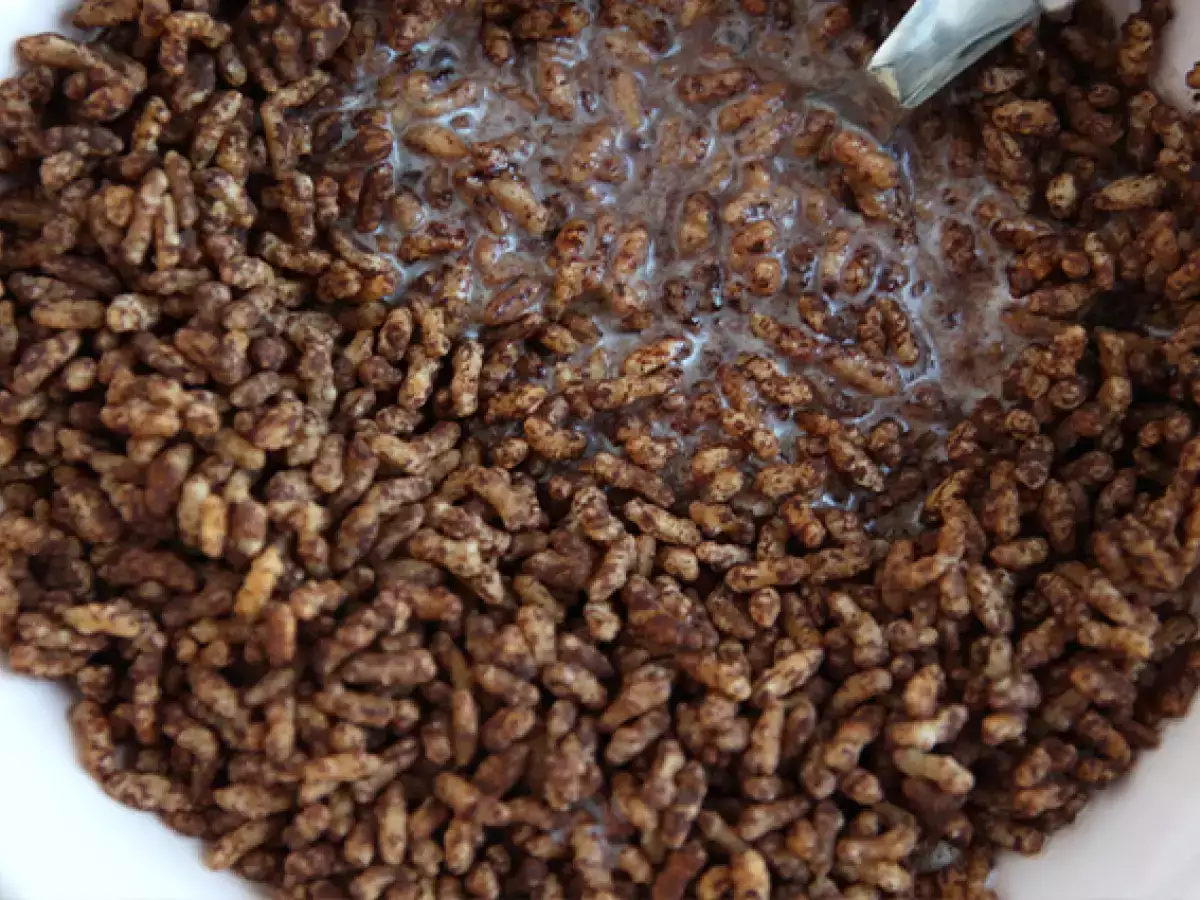 Домашни шоколадови зърнени хапки от бухнал ориз – Coco Pops - снимка 4