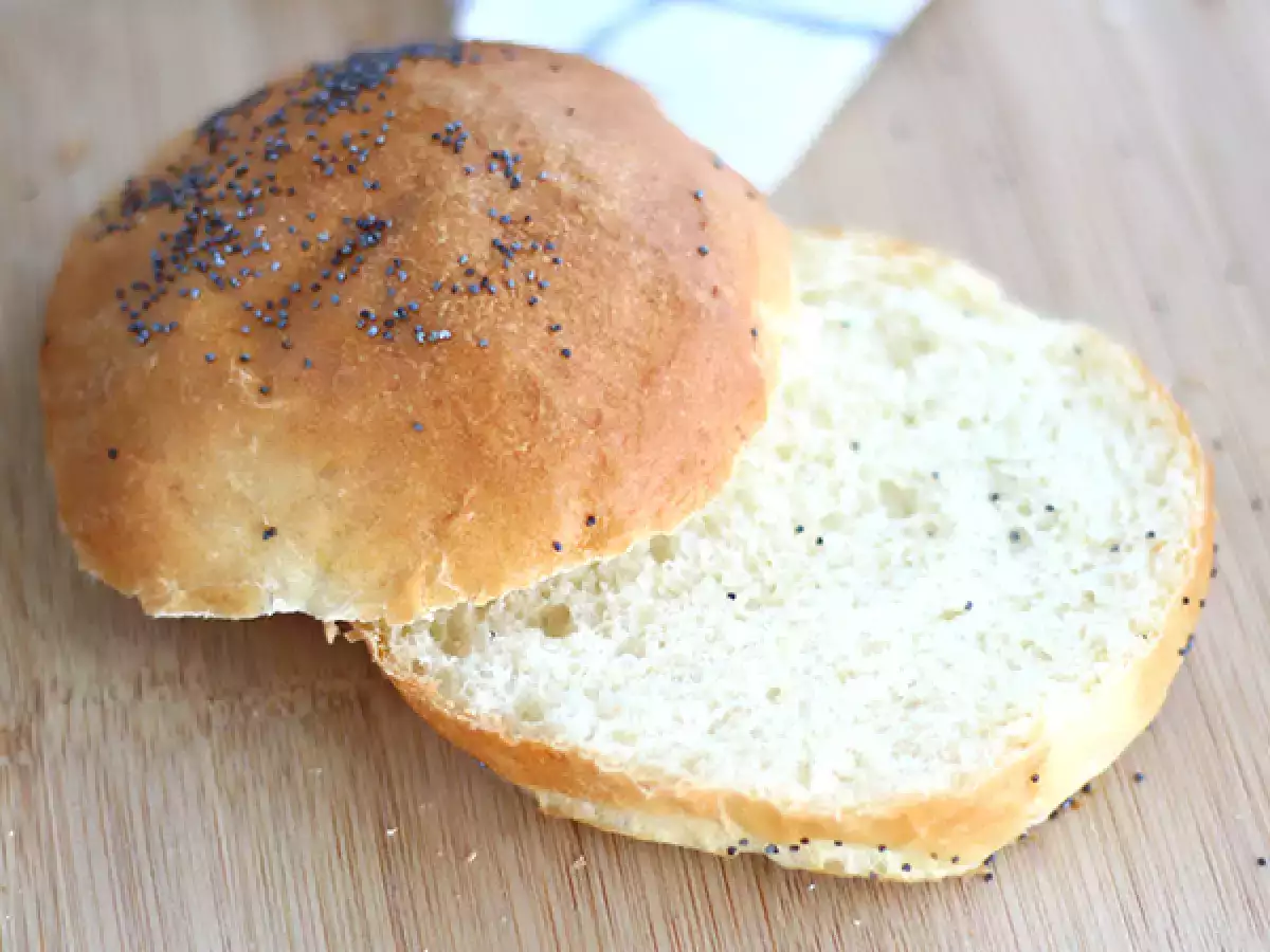 Домашно приготвени кифлички за бургери - снимка 3