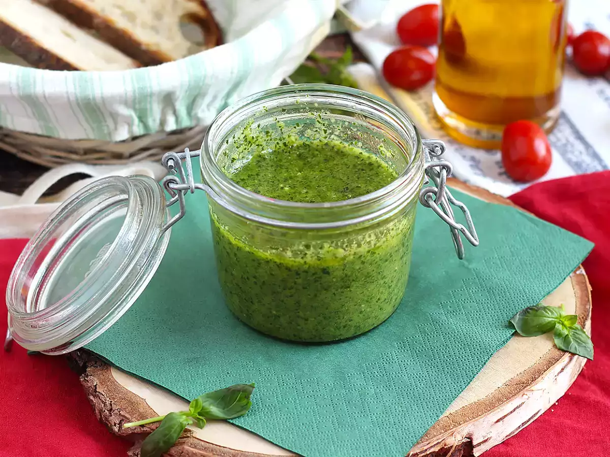 Домашно зелено песто - pesto alla genovese - снимка 2