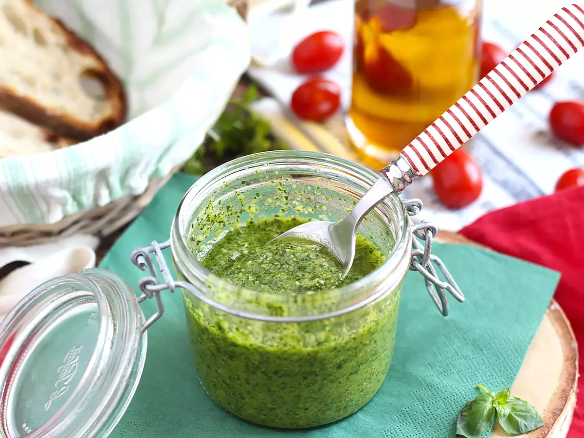Домашно зелено песто - pesto alla genovese - снимка 6