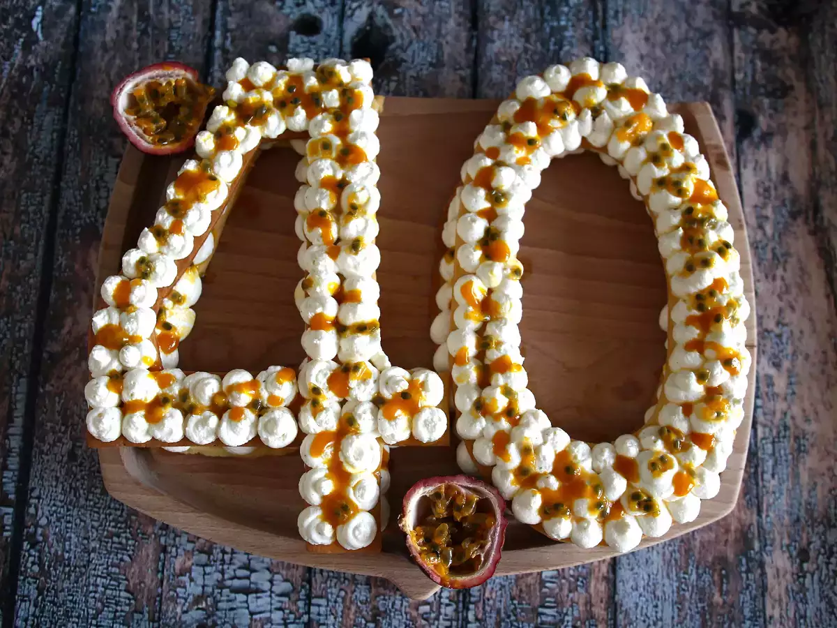 Екзотична торта с манго и маракуя