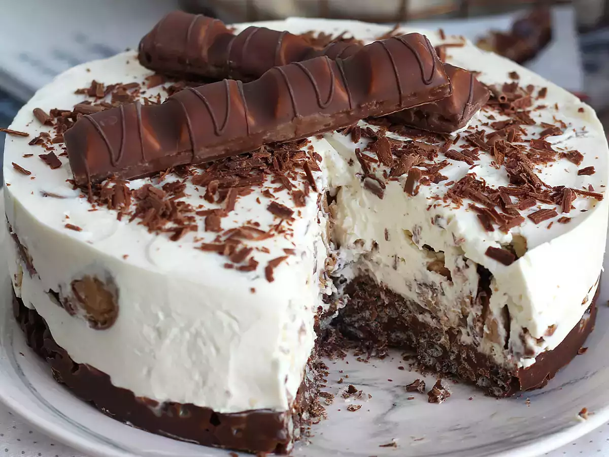 Фантастичен чийзкейк Kinder Bueno без печене - снимка 3