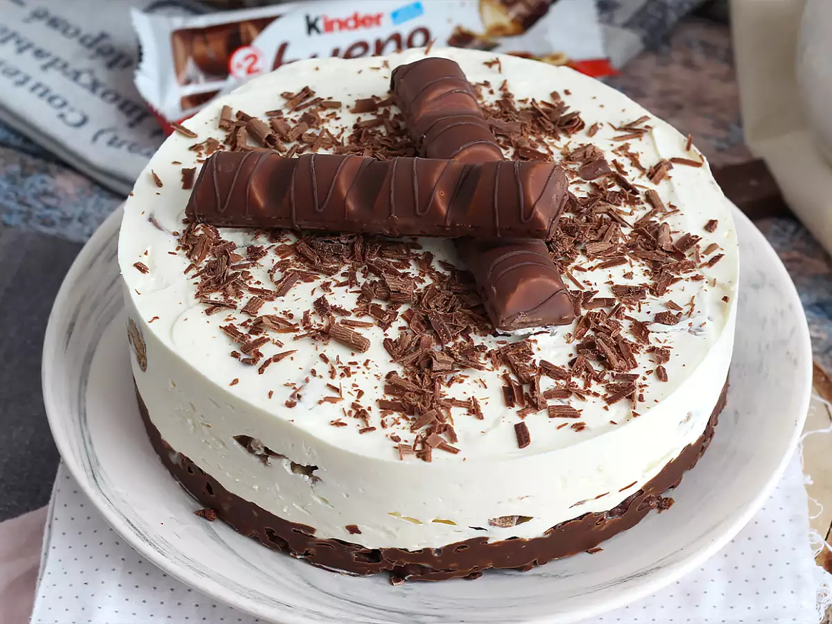 Фантастичен чийзкейк Kinder Bueno без печене - снимка 4