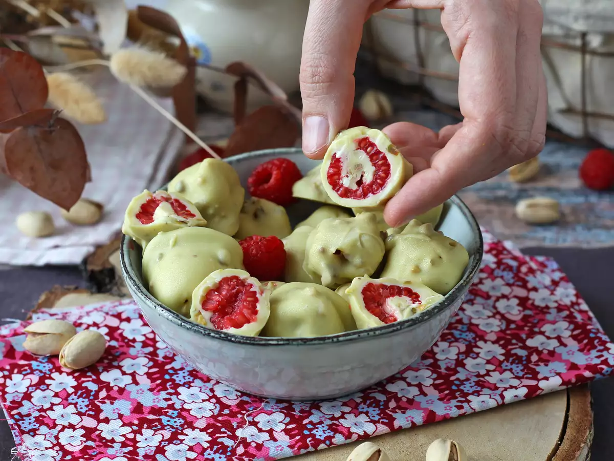 Franui с шамфъстък, вкусно покрити малини, топящи се и хрупкави - снимка 2