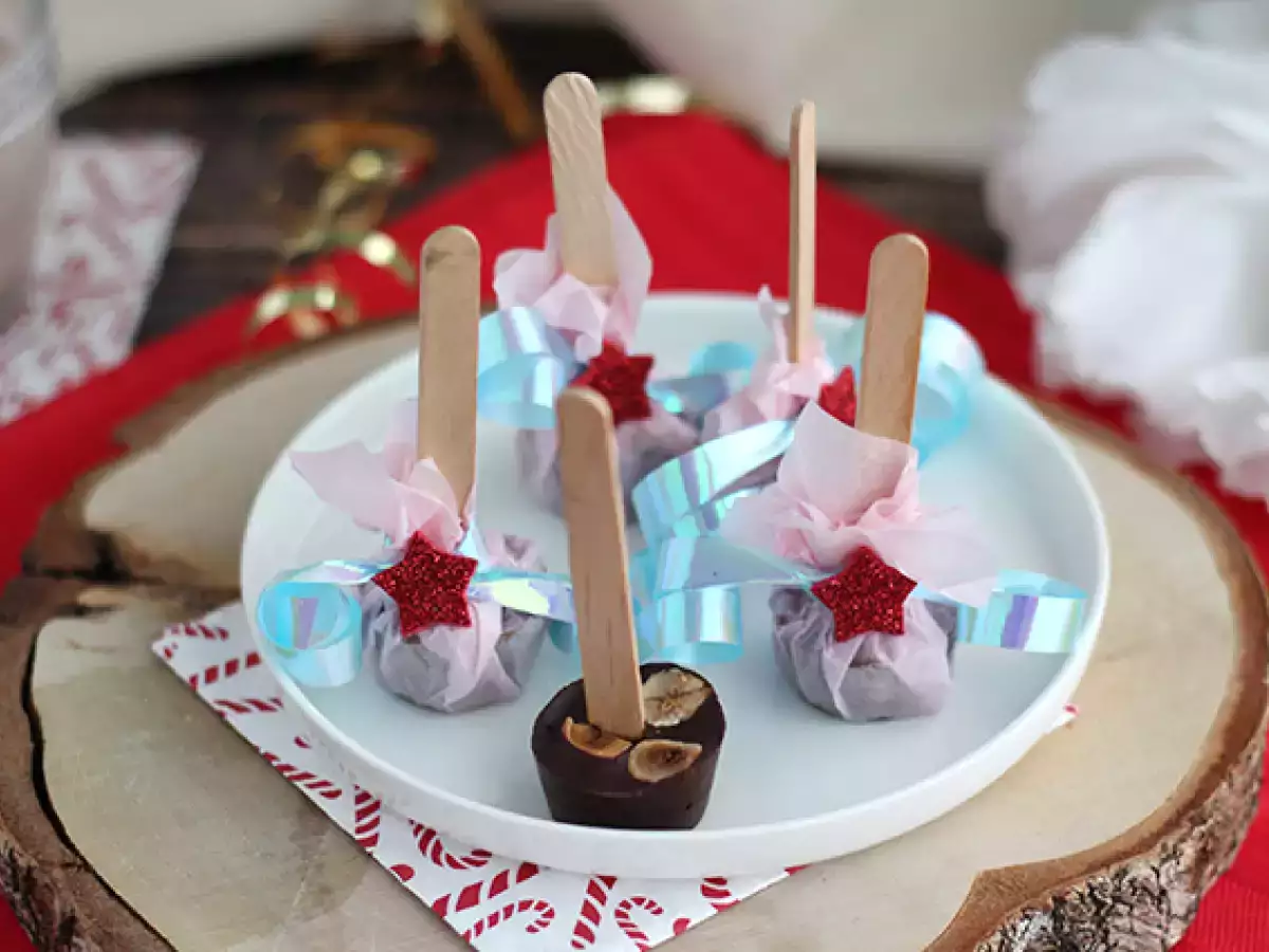 Горещи шоколадови близалки: черен шоколад + печени лешници - снимка 5