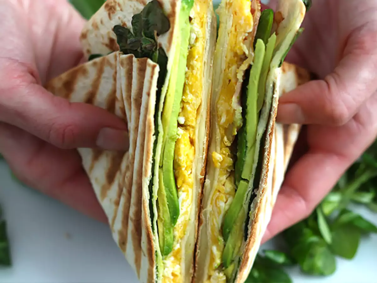Грилована тортила за брънч – Tortilla Wrap Hack - снимка 5