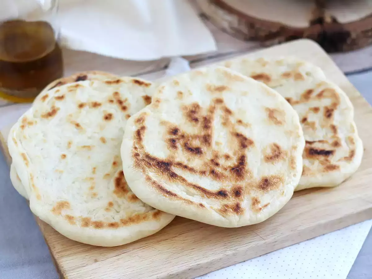 Хляб от пита, пържен на тиган - снимка 5