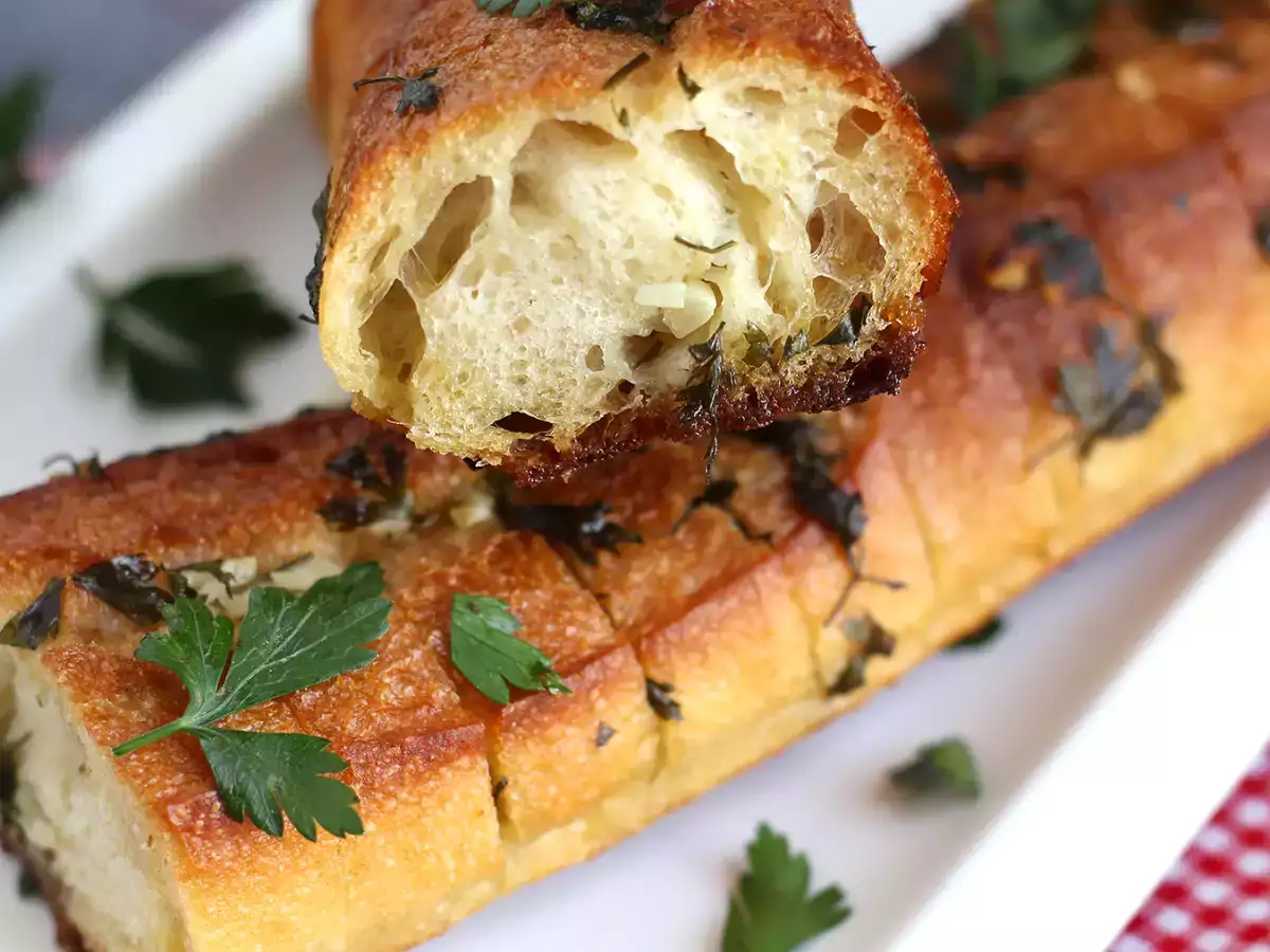 Хляб с чесън и магданоз - снимка 4