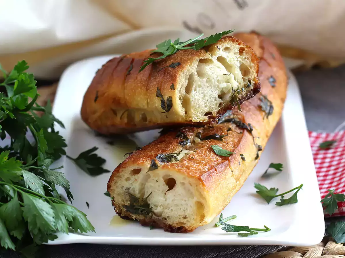 Хляб с чесън и магданоз - снимка 5