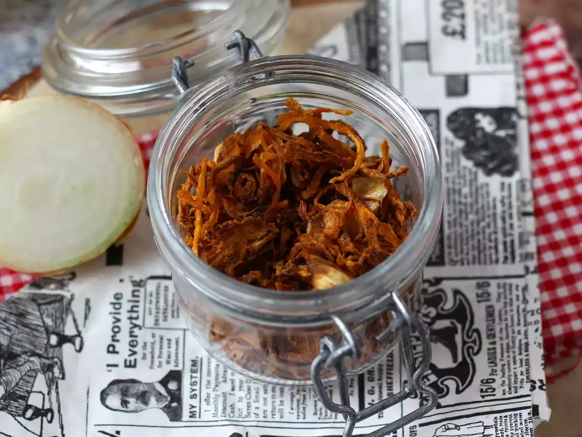 Хрупкав лук във фритюрника, супер хрупкав и вкусен - снимка 2