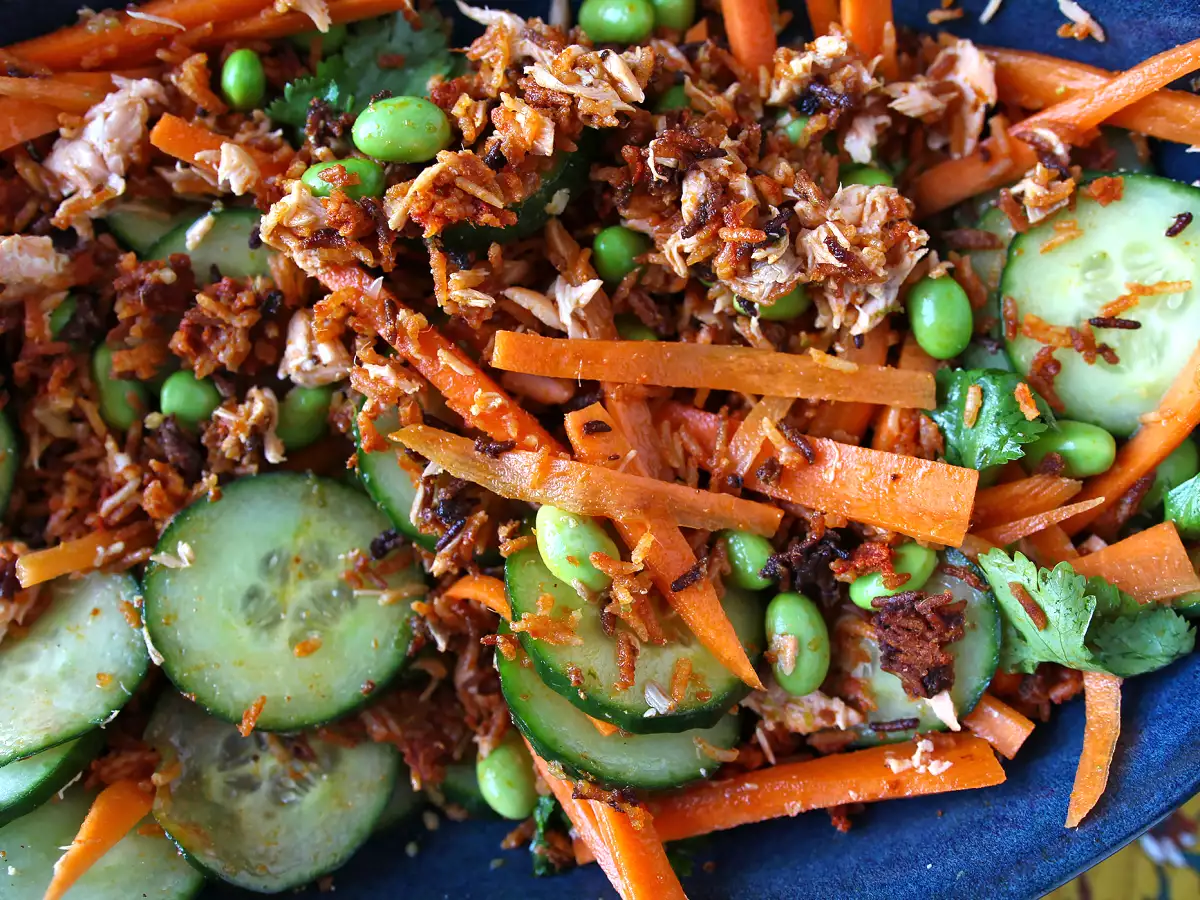 Хрупкава, пикантна салата от сьомга с хрупкав ориз! - снимка 4