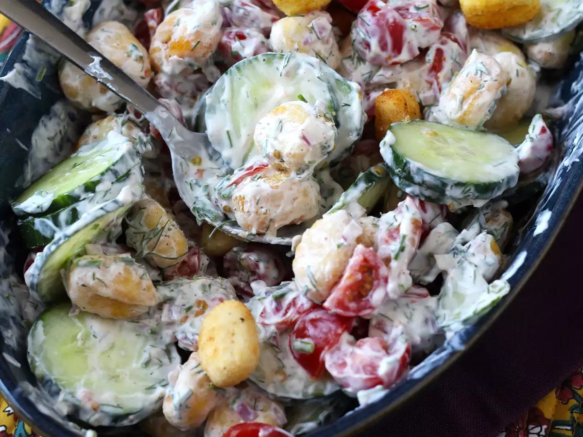 Хрупкава салата с ньоки, изключително модерна, вкусна и балансирана, идеална за лятото! - снимка 8