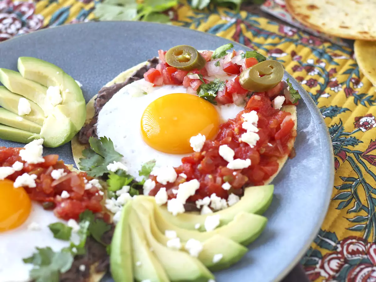 Huevos rancheros: емблематичната и вкусна мексиканска рецепта - снимка 3