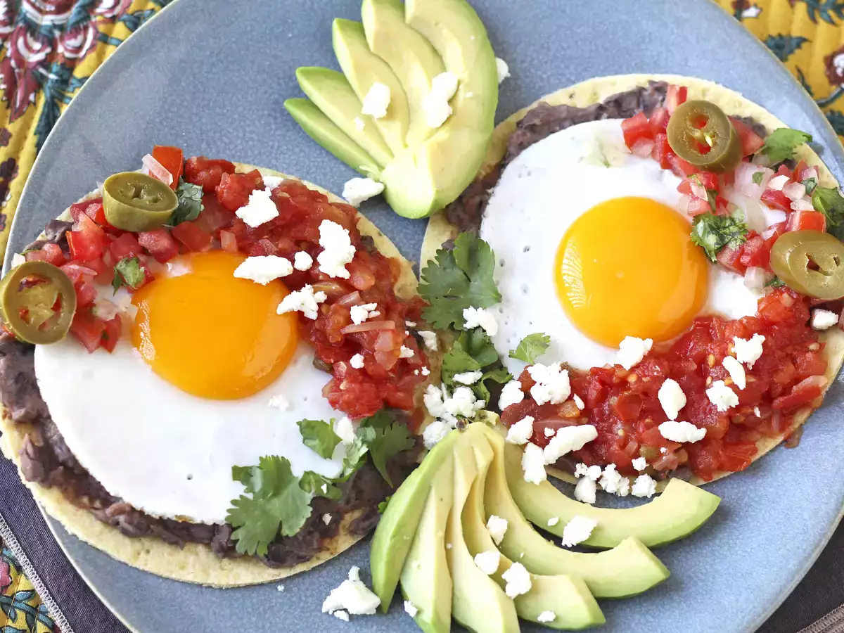 Huevos rancheros: емблематичната и вкусна мексиканска рецепта - снимка 4