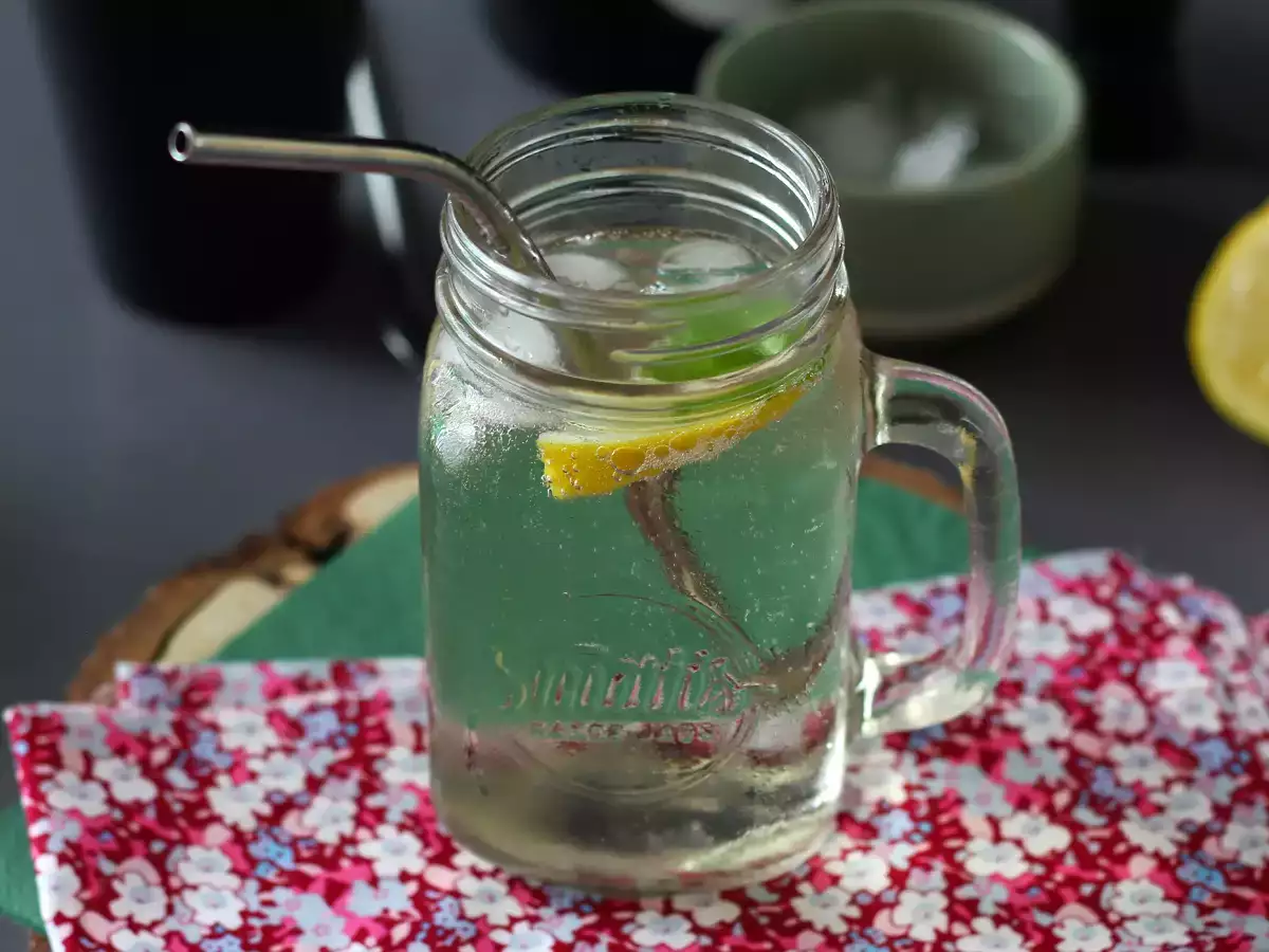 Hugo Spritz със сироп от бъз - свеж и сладък коктейл - снимка 4