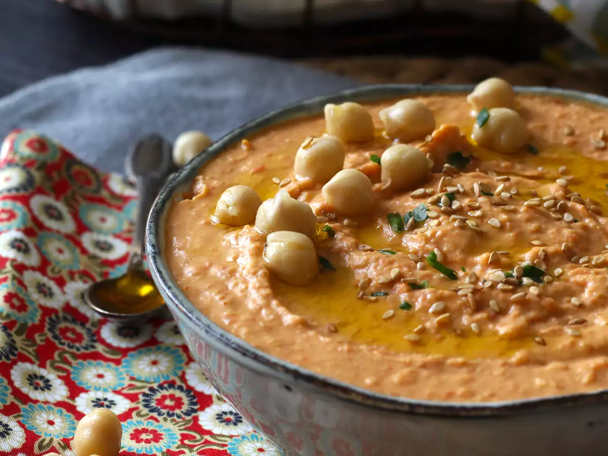 Хумус от червени чушки - снимка 3