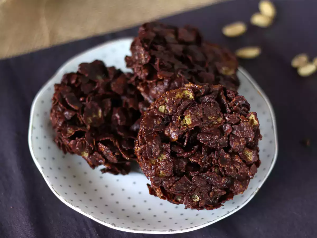 Изключително хрупкави фъстъчени рози с шоколадов пясък - снимка 2