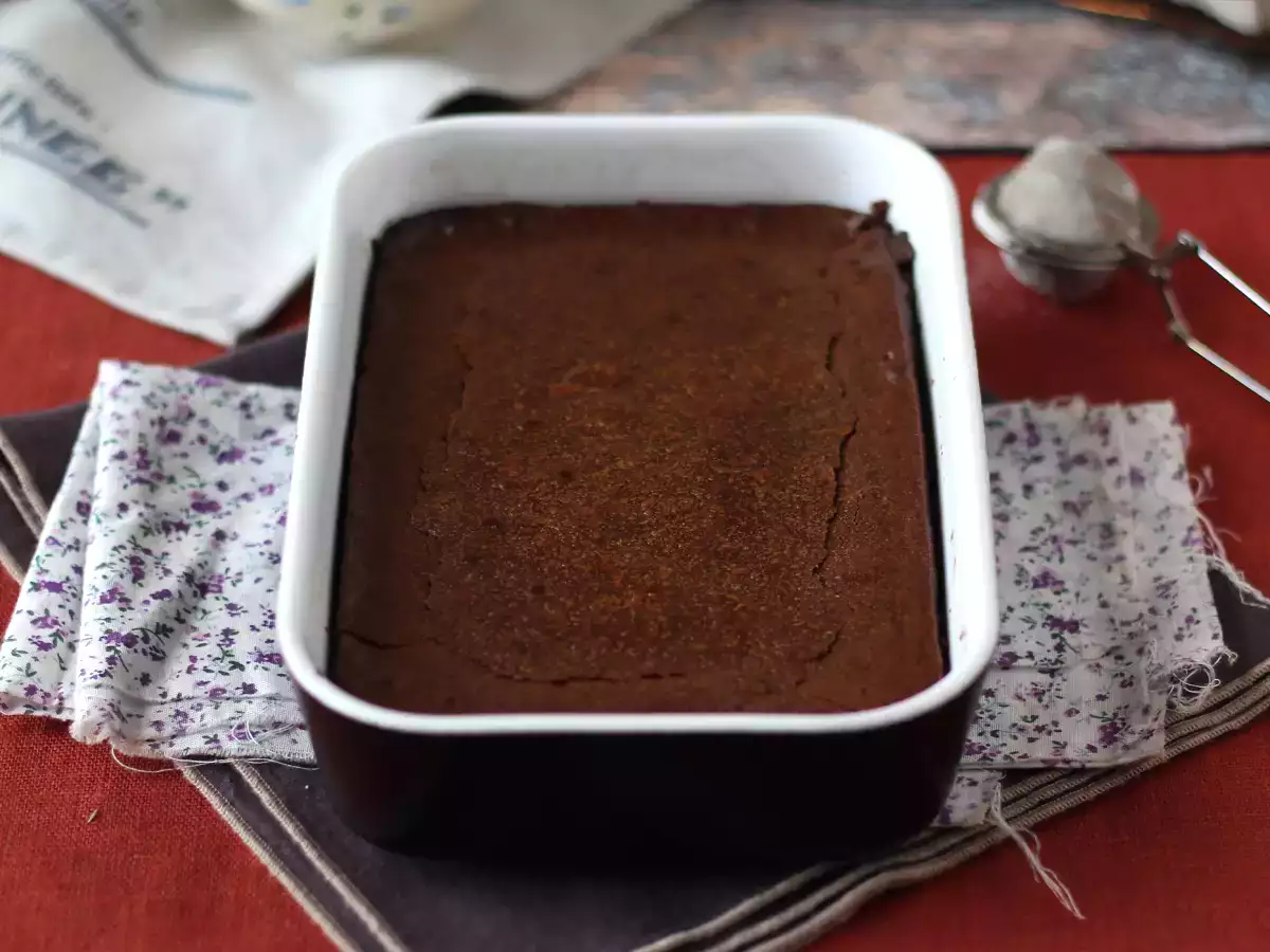 Изключително сладка торта с шоколад и крем от кестени само с 4 съставки - снимка 2